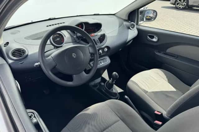 Renault Twingo (2011) thumbnail 3