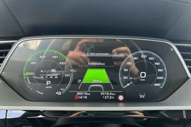 Audi e-tron (2020) thumbnail 5