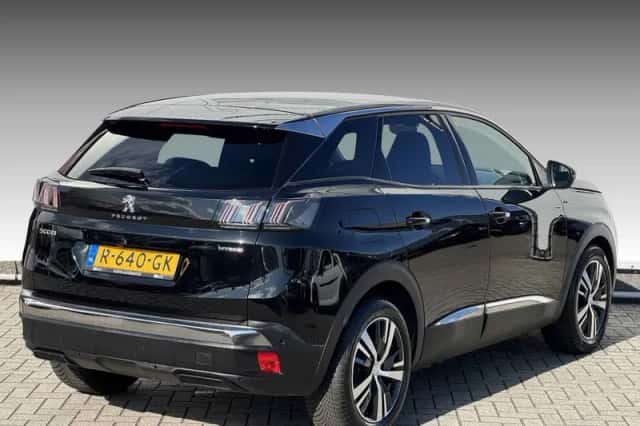 Peugeot 3008 (2022) thumbnail 2