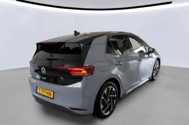 Volkswagen ID.3 (2023) thumbnail 2