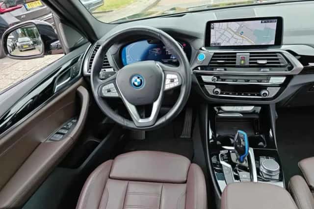 BMW iX3 (2021) thumbnail 5