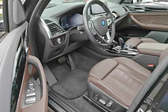 BMW iX3 (2021) thumbnail 6