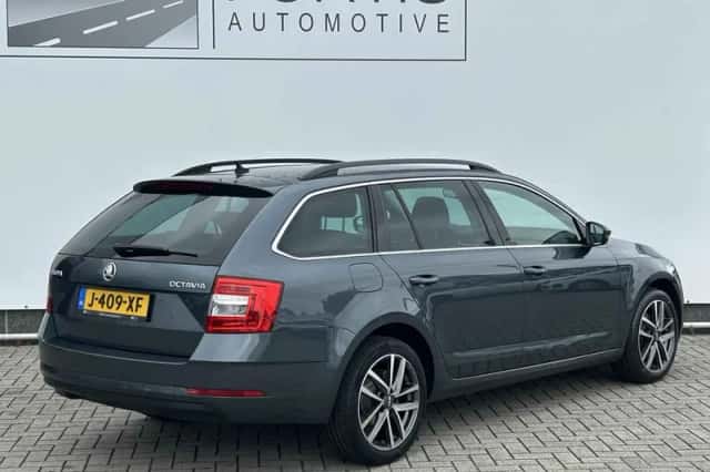 Škoda Octavia (2020) thumbnail 2