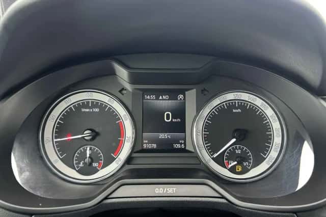 Škoda Octavia (2020) thumbnail 4
