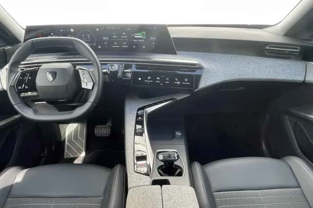 Peugeot 3008 (2024) thumbnail 3