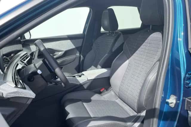 Peugeot 3008 (2024) thumbnail 4