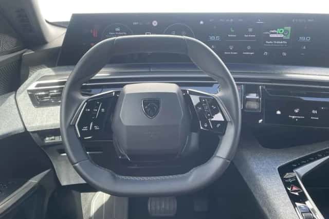 Peugeot 3008 (2024) thumbnail 6