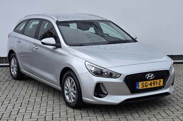 Hyundai i30 (2018) thumbnail 3