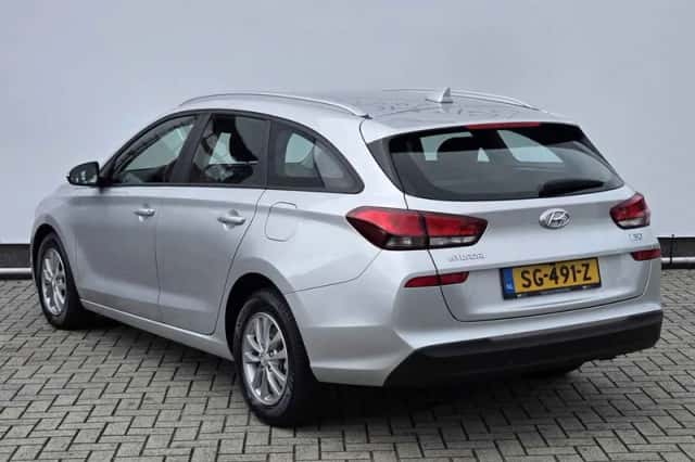 Hyundai i30 (2018) thumbnail 4