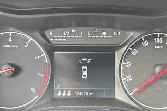 Opel Corsa (2016) thumbnail 3