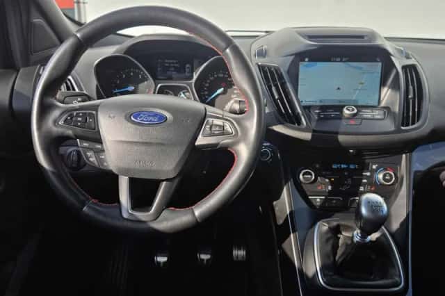 Ford Kuga (2017) thumbnail 3