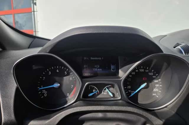 Ford Kuga (2017) thumbnail 5