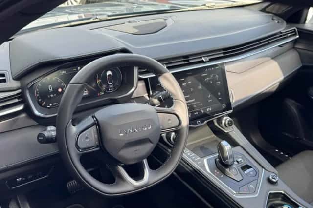 Lynk & Co 01 (2023) thumbnail 5