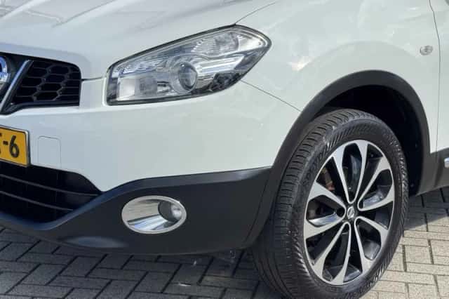 Nissan Qashqai (2011) thumbnail 5