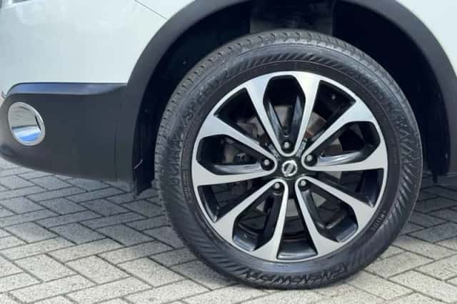 Nissan Qashqai (2011) thumbnail 6