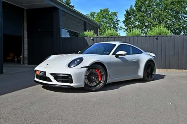 Porsche 911 (2024) thumbnail 4