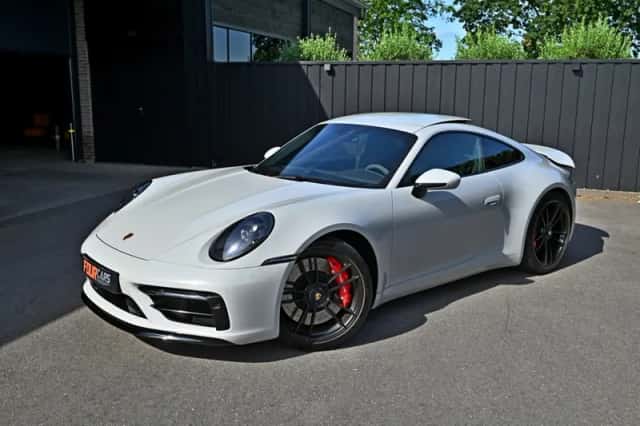 Porsche 911 (2024) thumbnail 4
