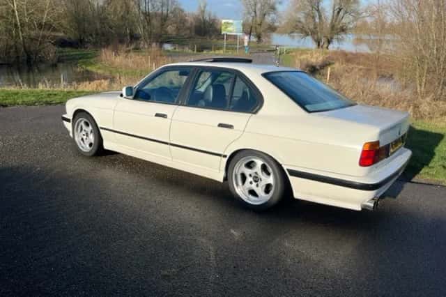 BMW M5 (1991) thumbnail 3