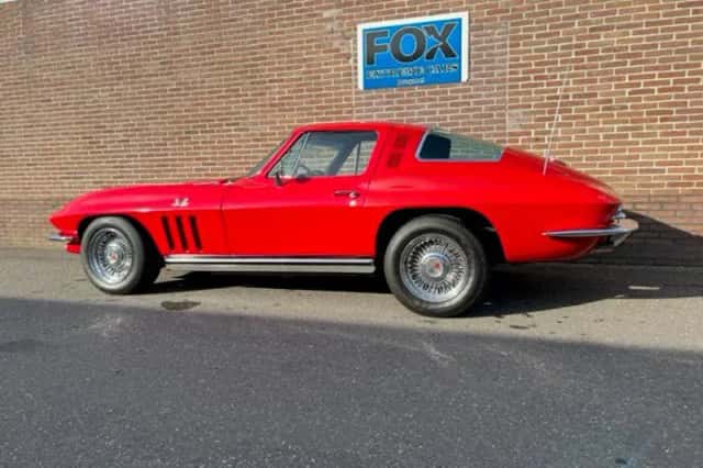 Chevrolet Corvette (1965) thumbnail 3