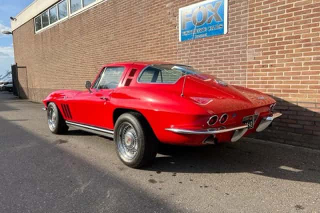 Chevrolet Corvette (1965) thumbnail 4
