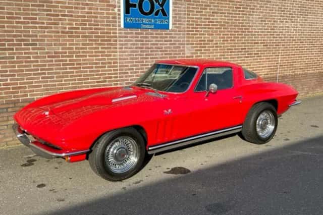 Chevrolet Corvette (1965) thumbnail 6