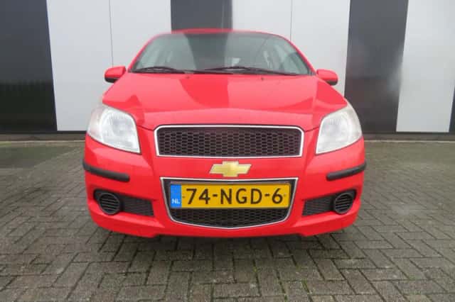 Chevrolet Aveo (2010) thumbnail 2