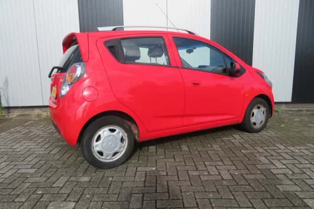 Chevrolet Spark (2011) thumbnail 3