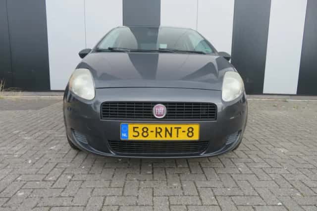 Fiat Grande Punto (2011) thumbnail 2