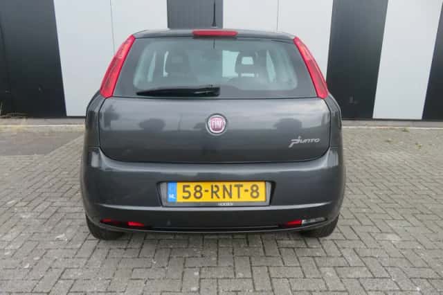 Fiat Grande Punto (2011) thumbnail 4