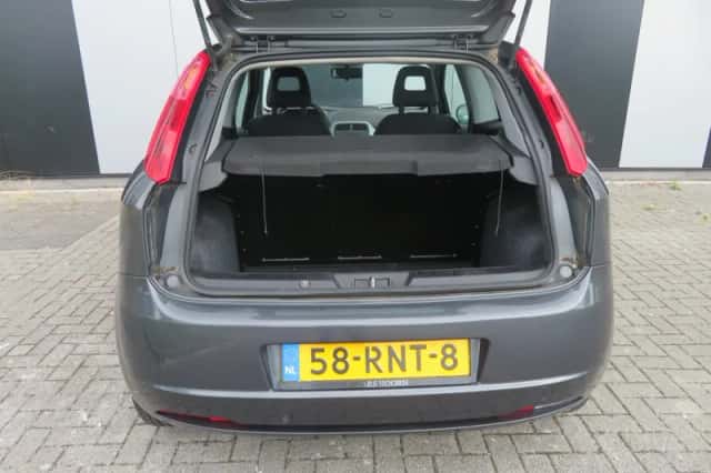 Fiat Grande Punto (2011) thumbnail 5
