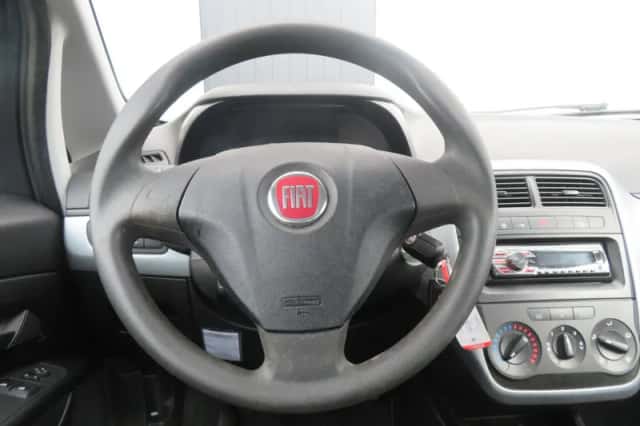 Fiat Grande Punto (2011) thumbnail 6