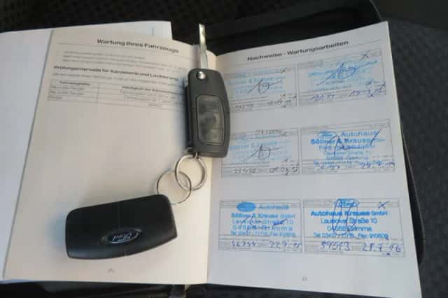 Ford C-Max (2010) thumbnail 6