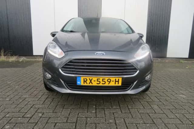 Ford Fiesta (2017) thumbnail 2