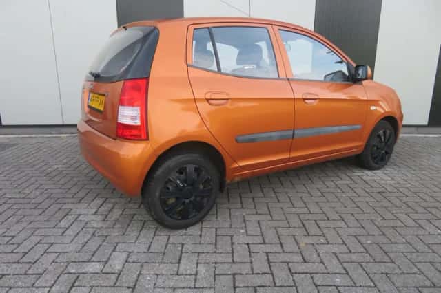 Kia Picanto (2004) thumbnail 3