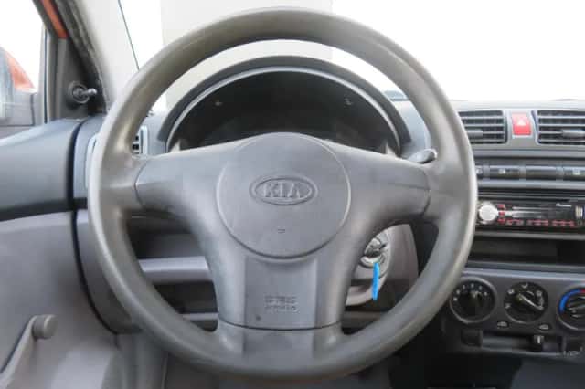 Kia Picanto (2004) thumbnail 6