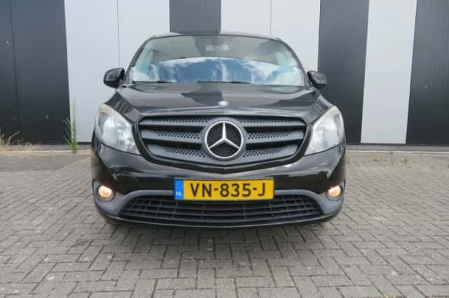 Mercedes-Benz Citan (2015) thumbnail 2