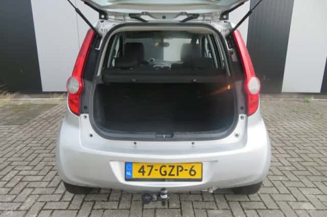 Opel Agila (2008) thumbnail 5
