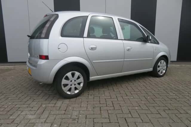 Opel Meriva (2008) thumbnail 3