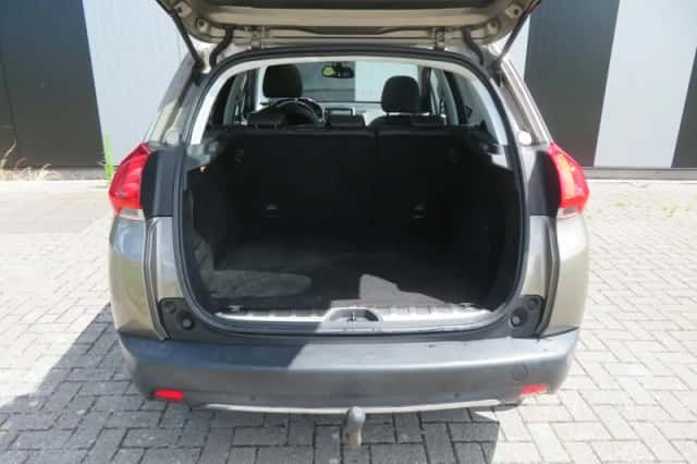 Peugeot 2008 (2015) thumbnail 5