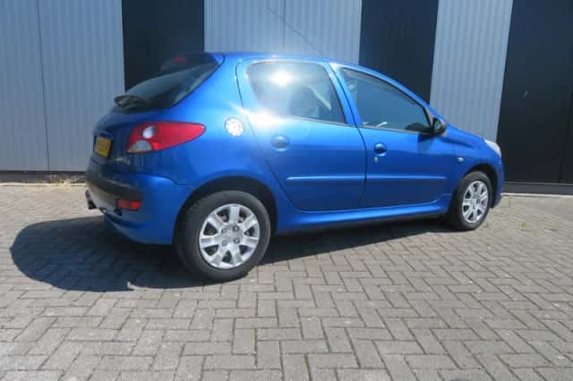Peugeot 206 (2010) thumbnail 3