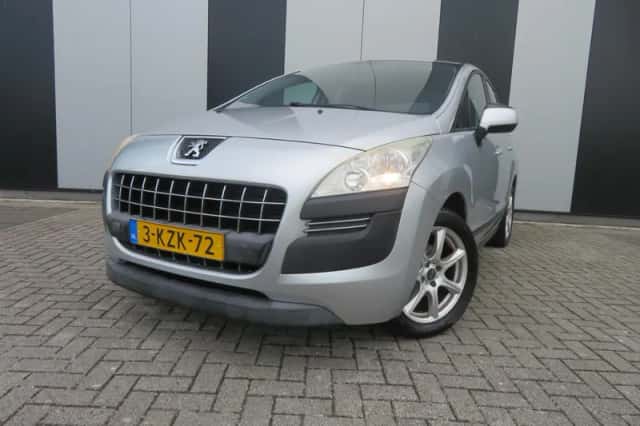 Peugeot 3008 (2012) thumbnail 1