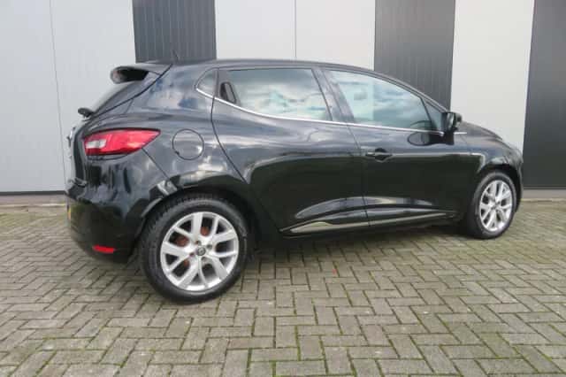 Renault Clio (2019) thumbnail 3