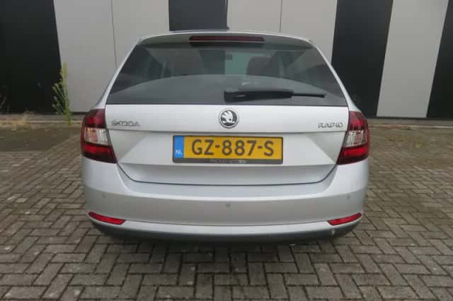 Škoda Rapid (2015) thumbnail 4