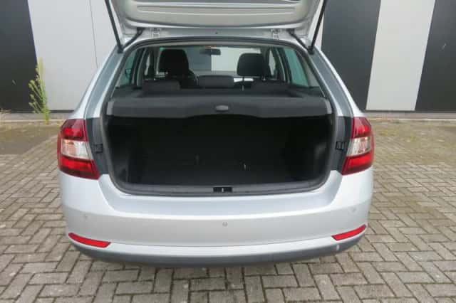 Škoda Rapid (2015) thumbnail 5