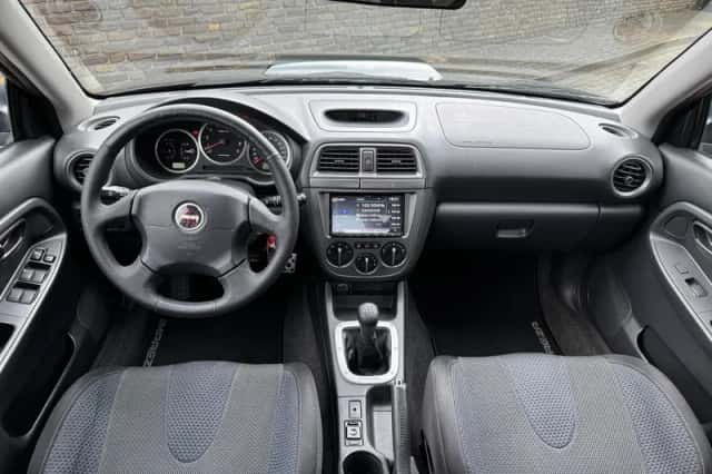 Subaru Impreza (2004) thumbnail 2