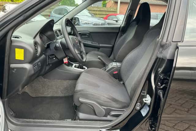 Subaru Impreza (2004) thumbnail 17