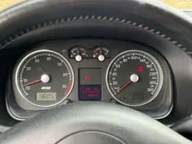 Volkswagen Golf (2003) thumbnail 3