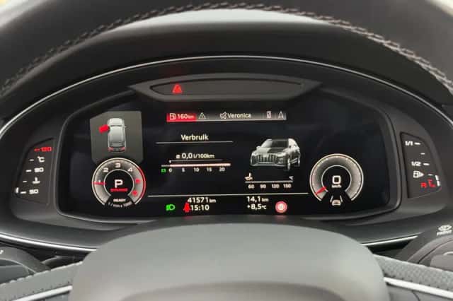 Audi Q7 (2023) thumbnail 3