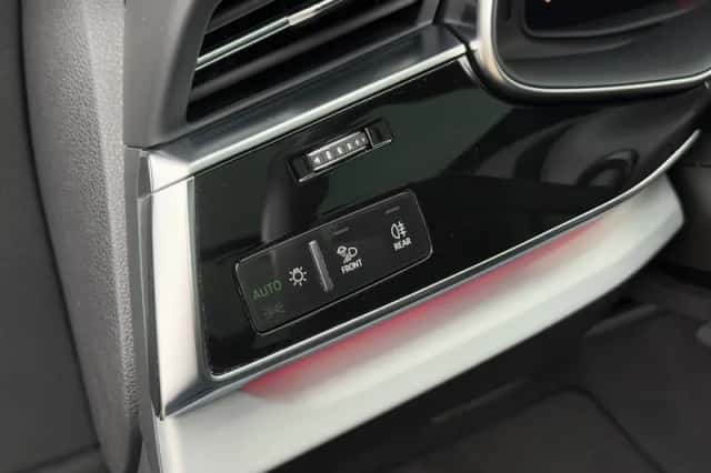 Audi Q7 (2023) thumbnail 40