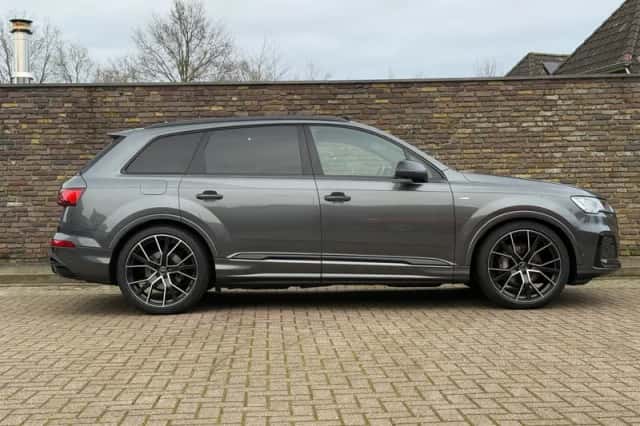 Audi Q7 (2023) thumbnail 8